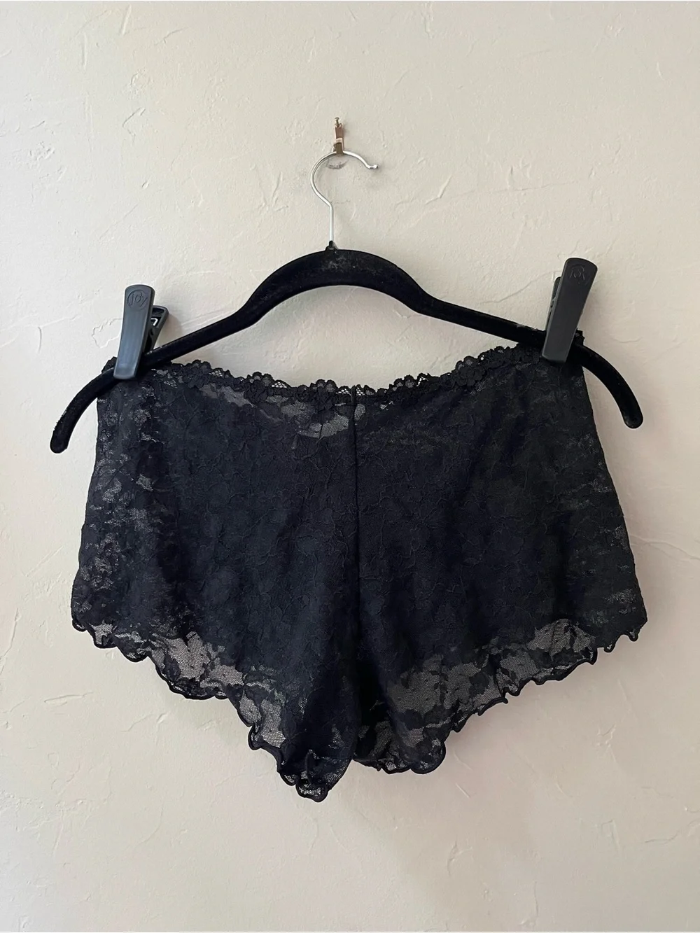 SKIMS STRETCH LACE SHORTS SOOT S